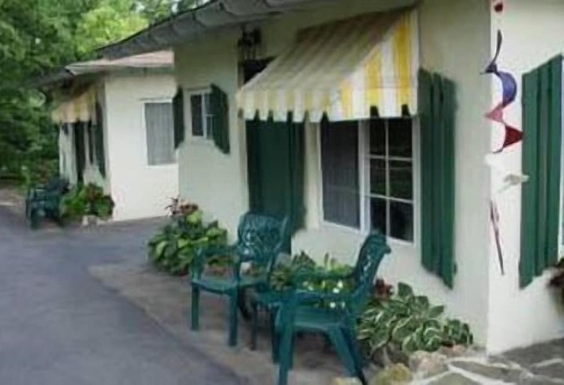 هتل Sherwood Court Cottages & Guest Rooms
