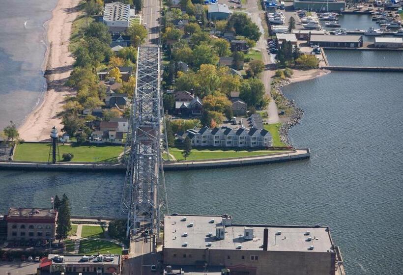 בית מלון כפרי South Pier Inn