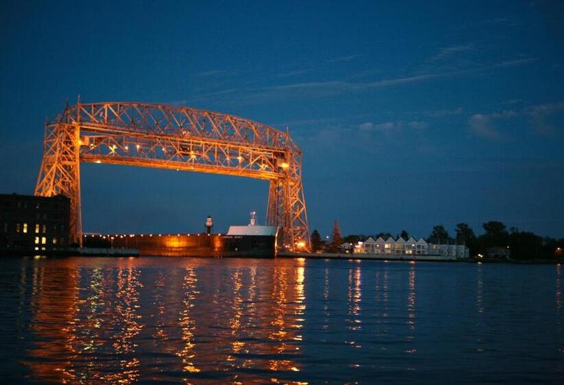 בית מלון כפרי South Pier Inn