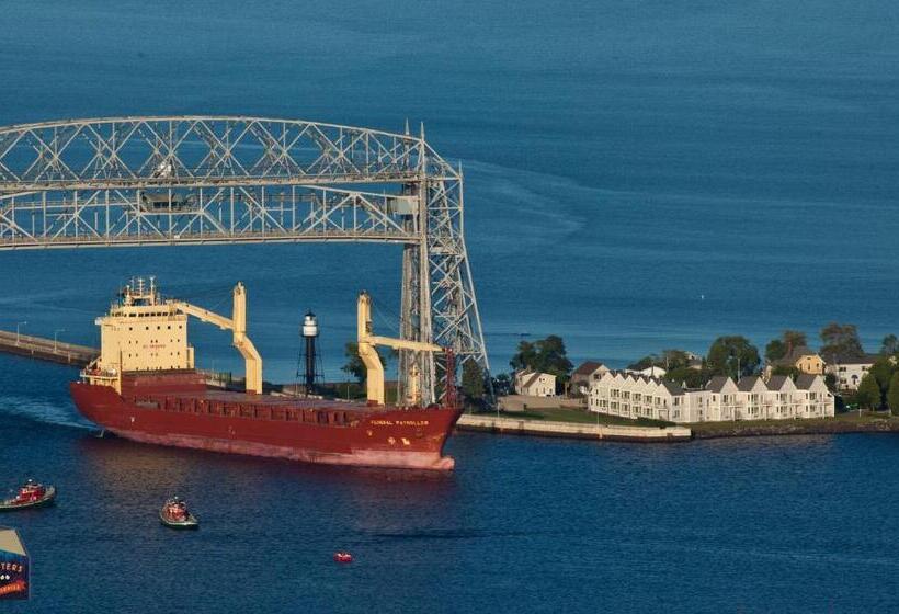 בית מלון כפרי South Pier Inn