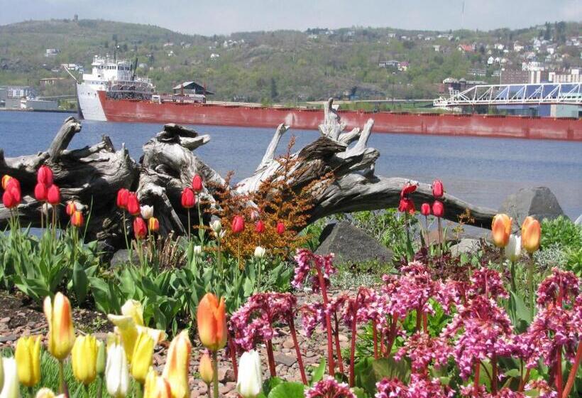 בית מלון כפרי South Pier Inn