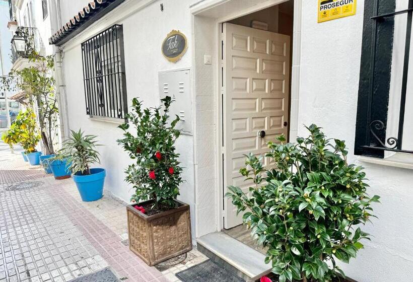 Отель Tak Boutique Old Town