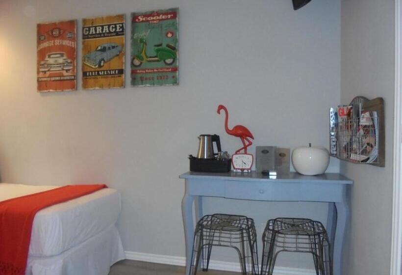 Отель Tak Boutique Old Town