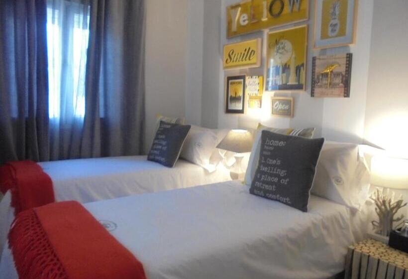 Отель Tak Boutique Old Town