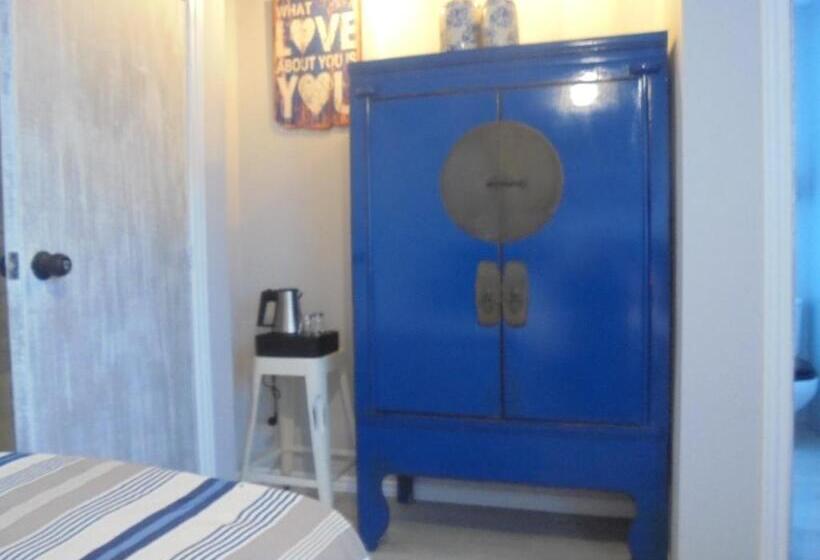 Отель Tak Boutique Old Town