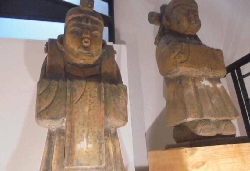 Отель Tak Boutique Old Town