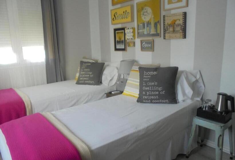 Отель Tak Boutique Old Town