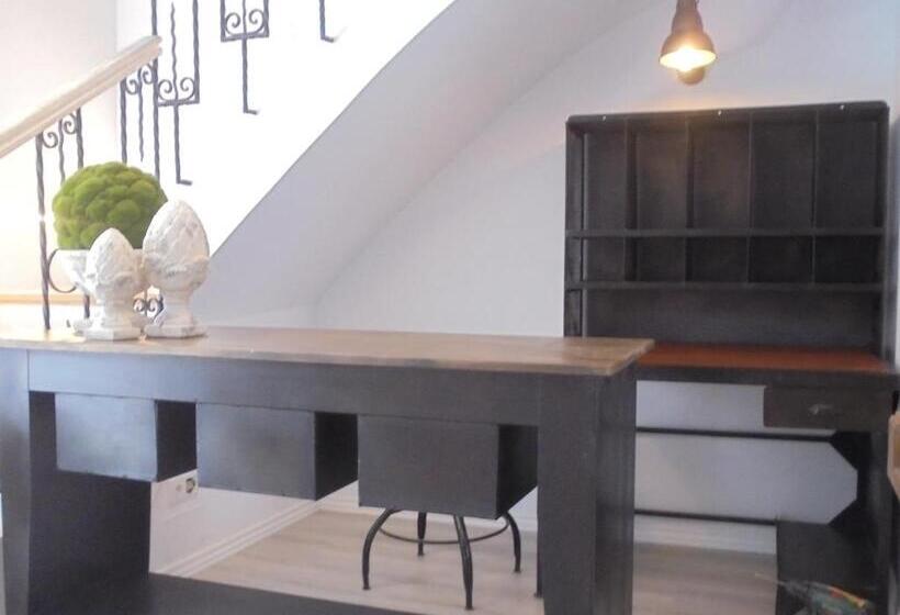 Отель Tak Boutique Old Town