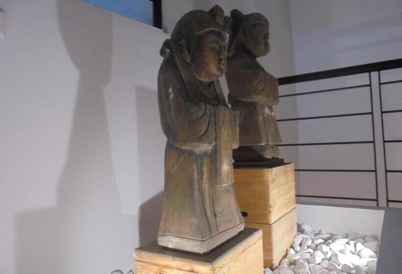 Отель Tak Boutique Old Town