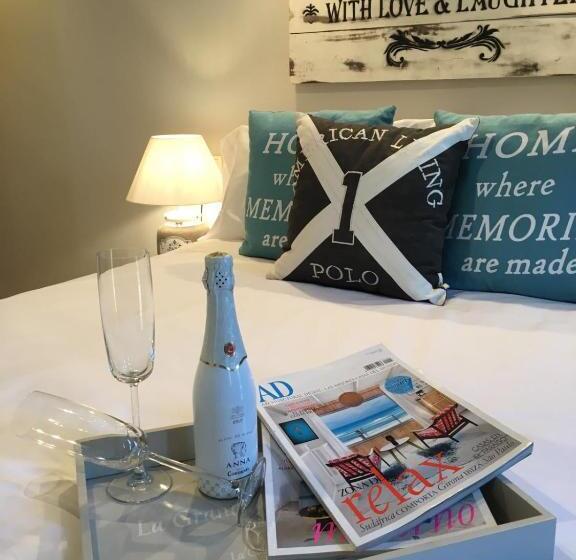 Отель Tak Boutique Old Town