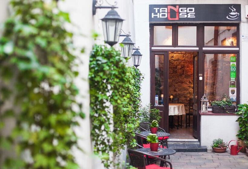 هتل Tango House Bed & Breakfast