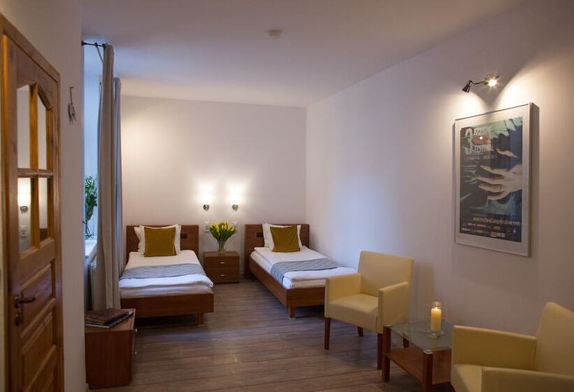 هتل Tango House Bed & Breakfast