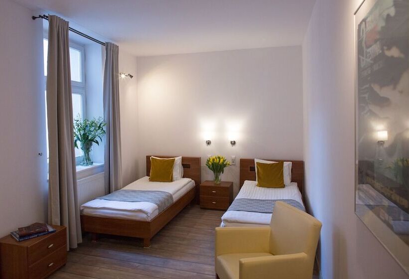 هتل Tango House Bed & Breakfast