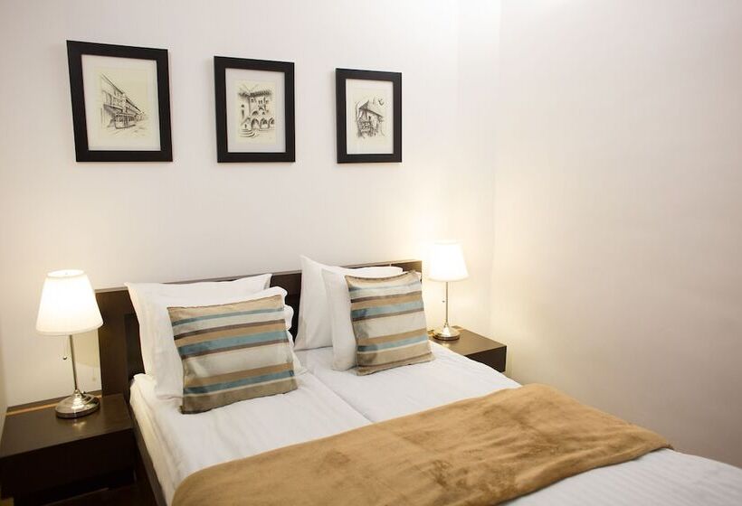 هتل Tango House Bed & Breakfast