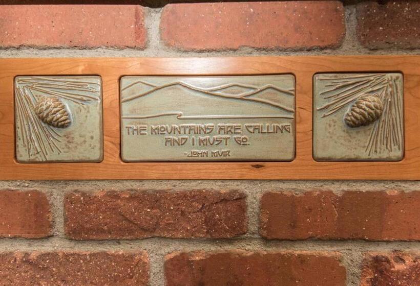 هتل The Maxwell Inn