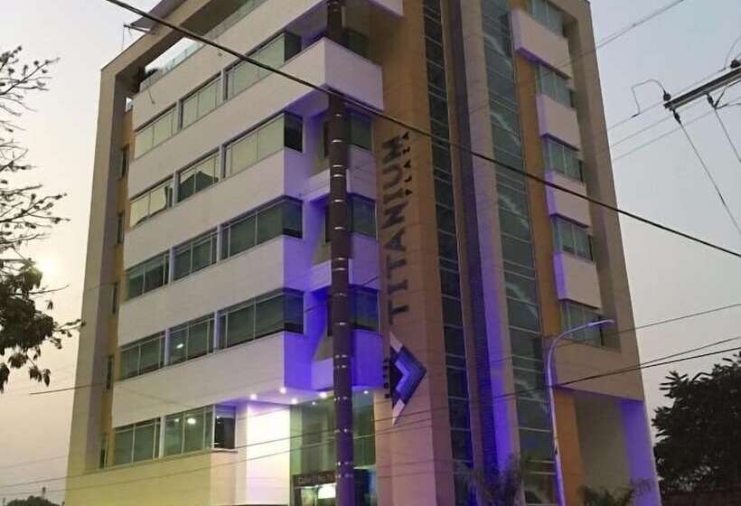 فندق Titanium Plaza