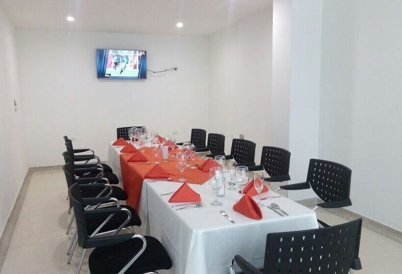 فندق Titanium Plaza