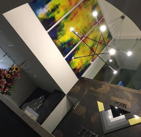 فندق Titanium Plaza