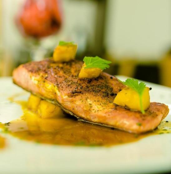 هتل Titanium Plaza