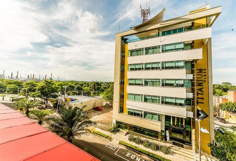 هتل Titanium Plaza