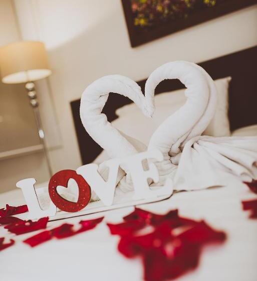 فندق Titanium Plaza