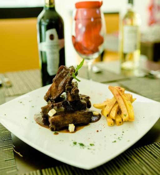 فندق Titanium Plaza