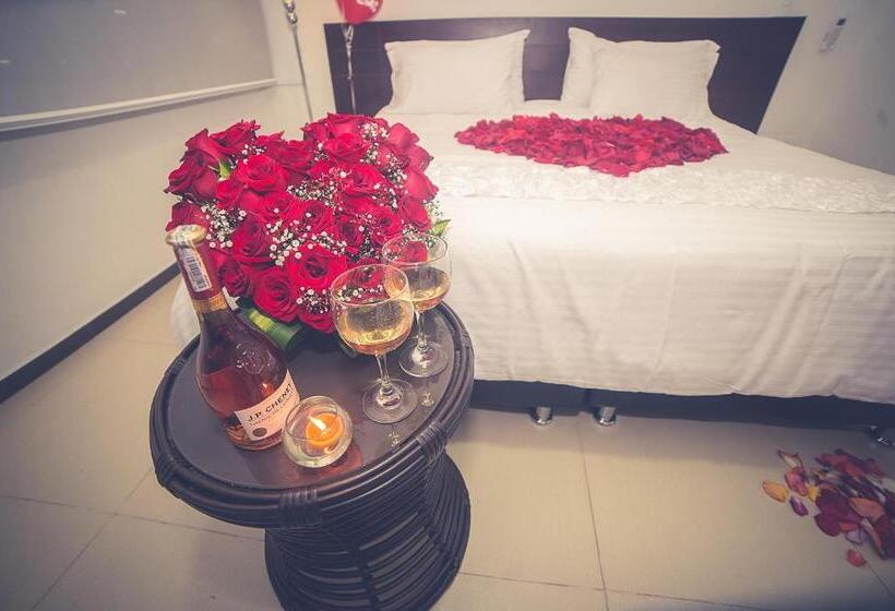 فندق Titanium Plaza