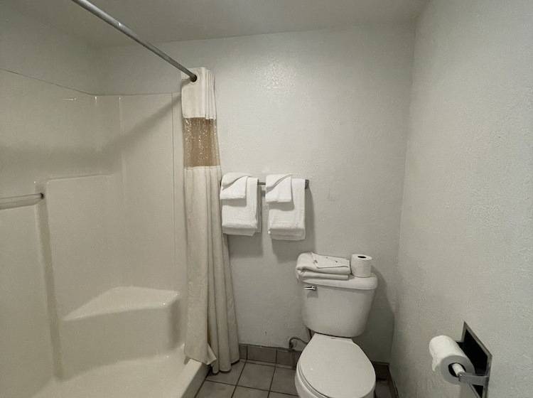 فندق Travelodge By Wyndham Farmington Hwy 64