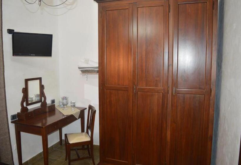 Отель Villa Tre Colli Agri B&b