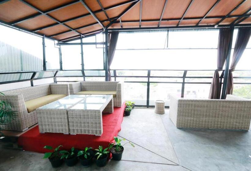 בית מלון כפרי Yellow Star Gejayan