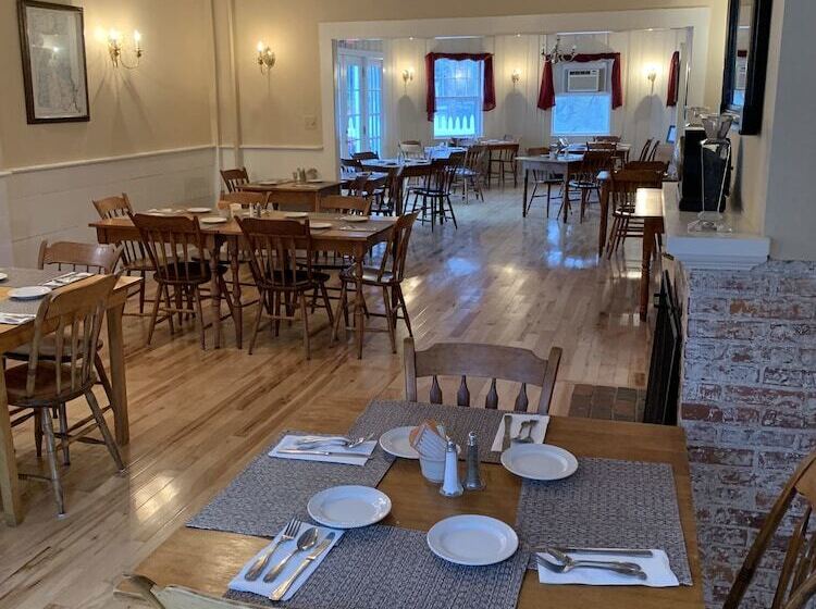 Lovett S Inn And Restaurant