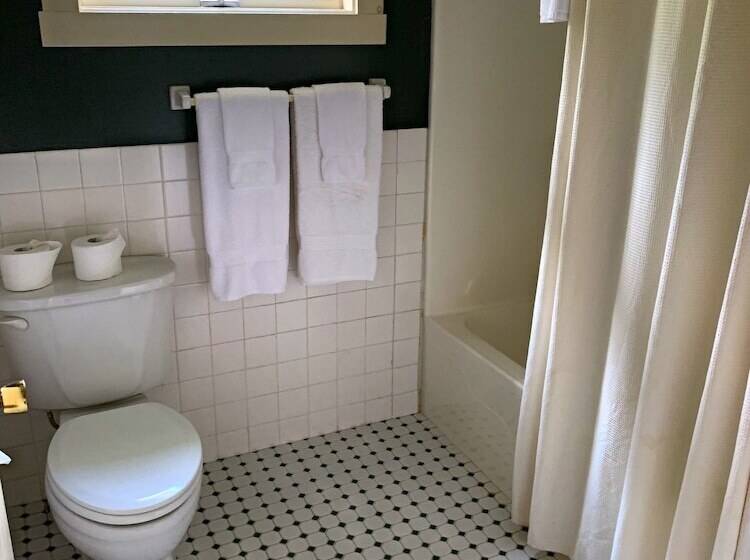 Lovett S Inn And Restaurant