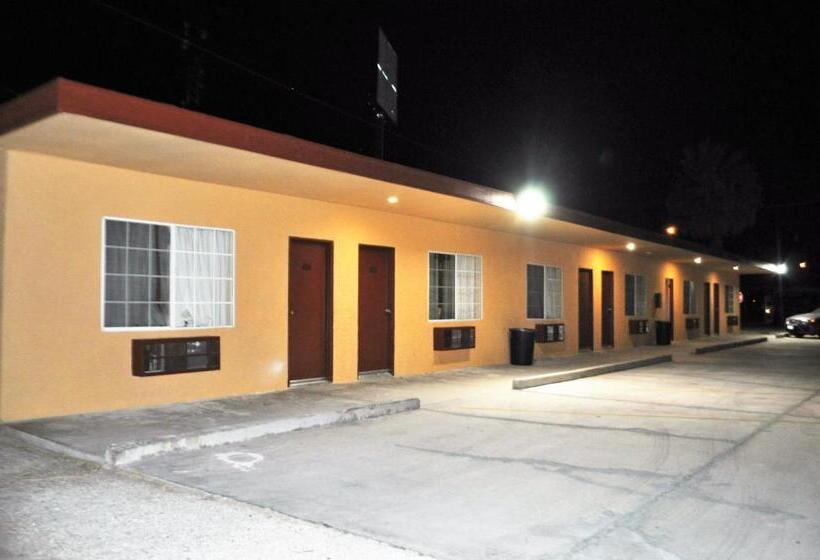 فندق على الطريق A Nights Inn