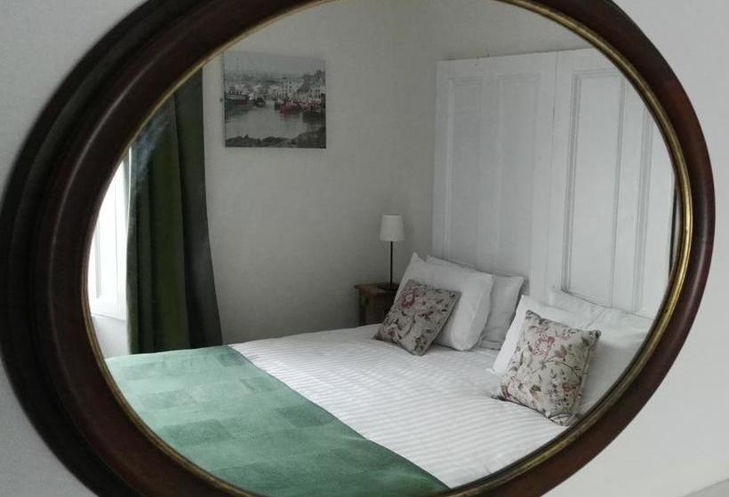 Пансион Halpins Townhouse Bed & Breakfast