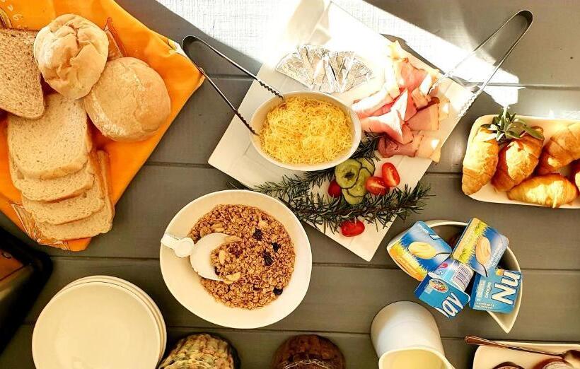 펜션 Two Fat Owls Guesthouse