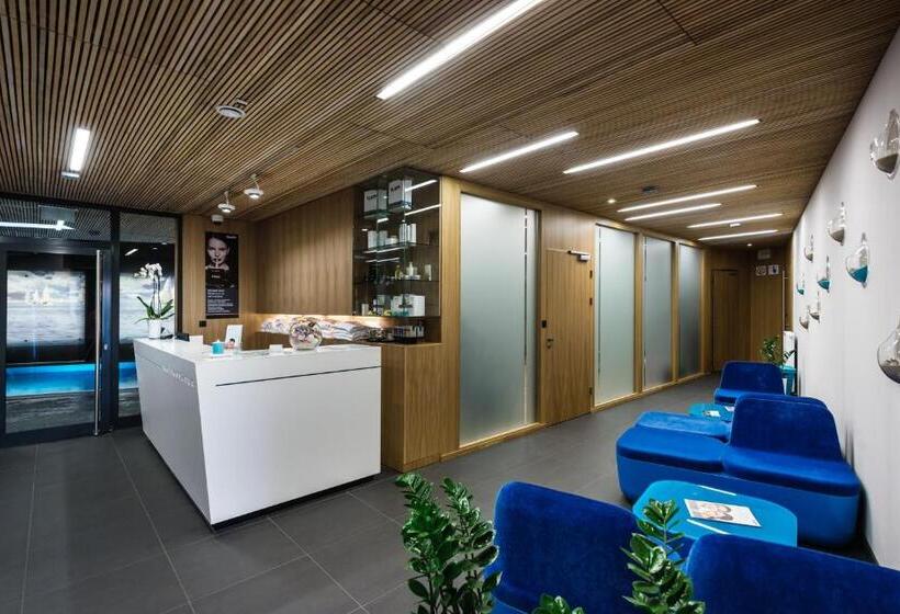 Regatta Hotel Restauracja Spa