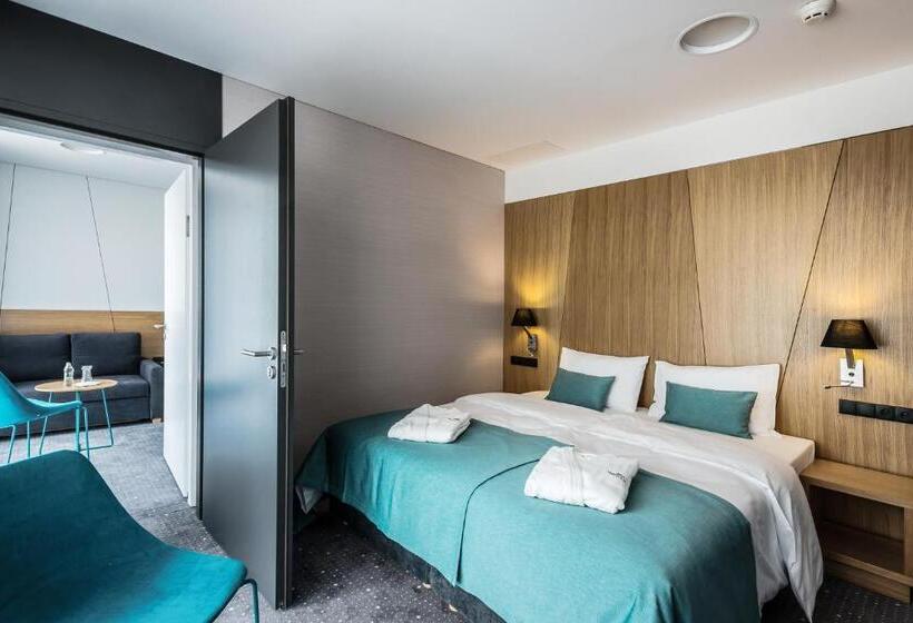 Regatta Hotel Restauracja Spa