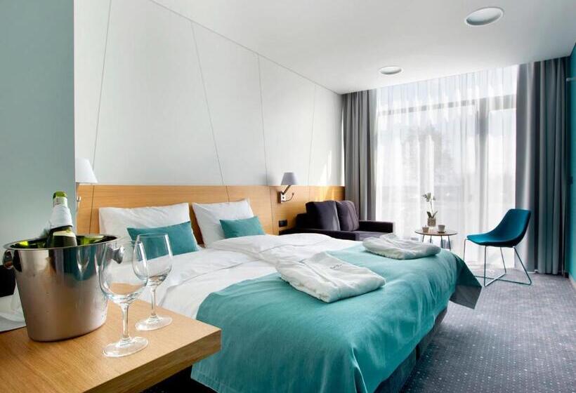 Regatta Hotel Restauracja Spa