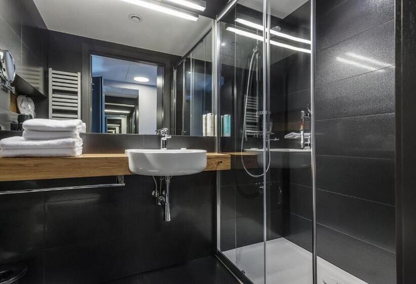 Regatta Hotel Restauracja Spa