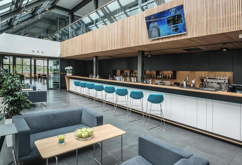 Regatta Hotel Restauracja Spa