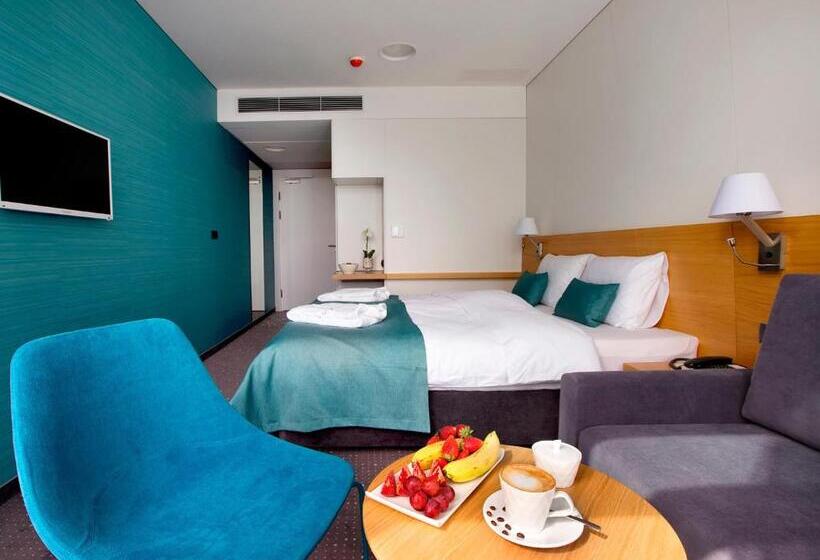 Regatta Hotel Restauracja Spa