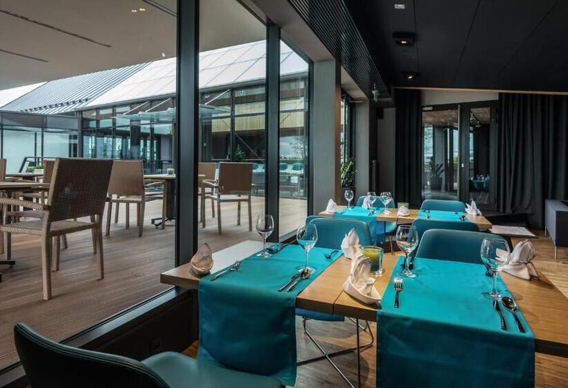 Regatta Hotel Restauracja Spa