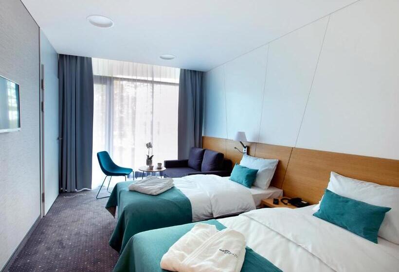 Regatta Hotel Restauracja Spa