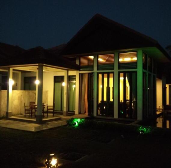 Sabah Beach Villas & Suites
