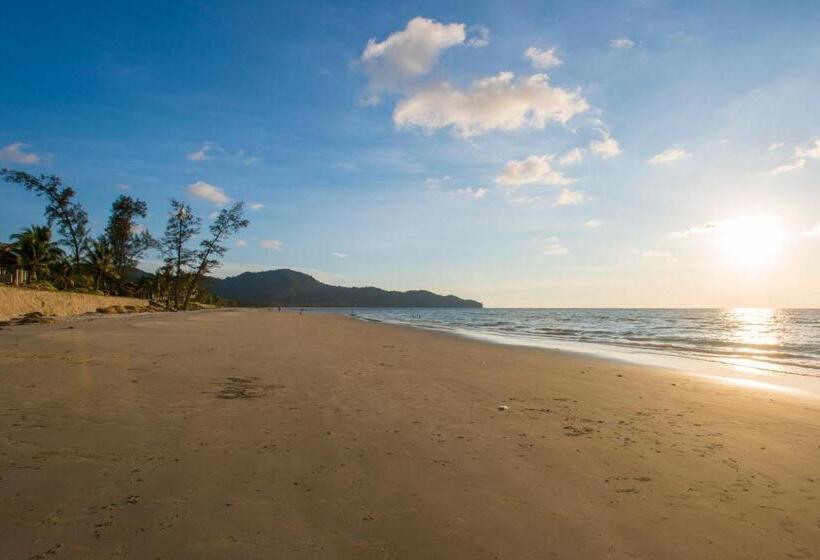 Sabah Beach Villas & Suites