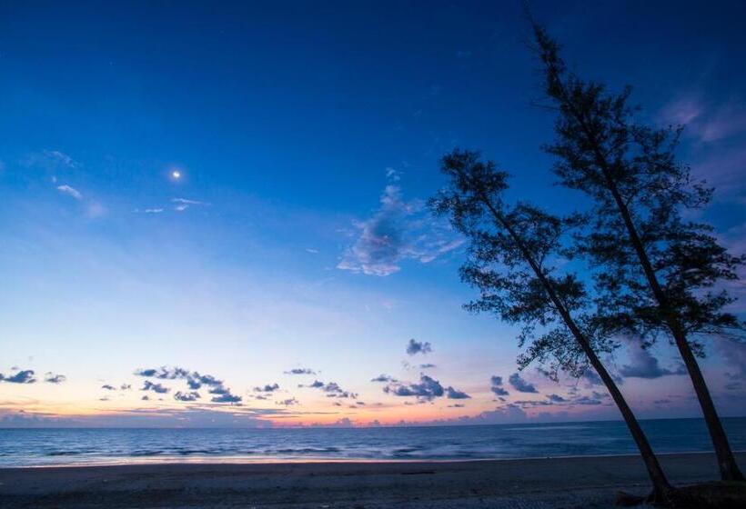 Sabah Beach Villas & Suites