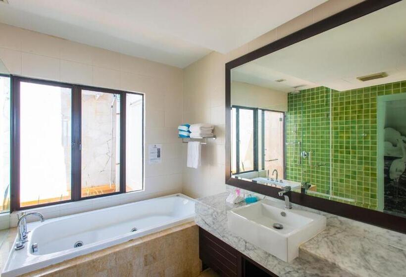 Sabah Beach Villas & Suites