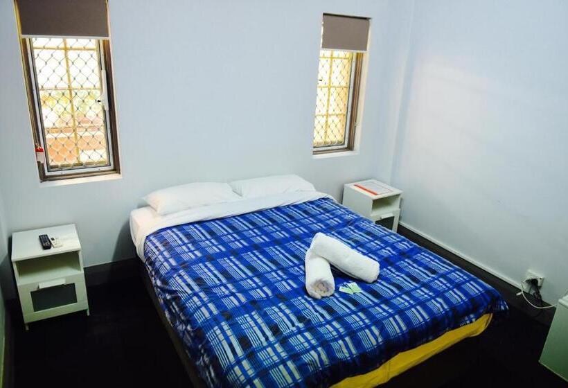 The Emperors Crown Hostel