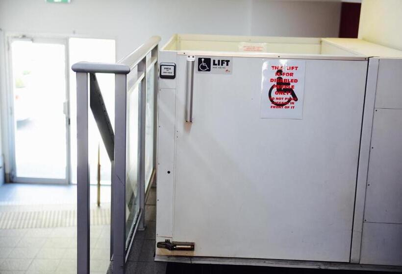 The Emperors Crown Hostel