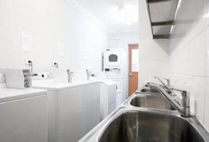 The Emperors Crown Hostel